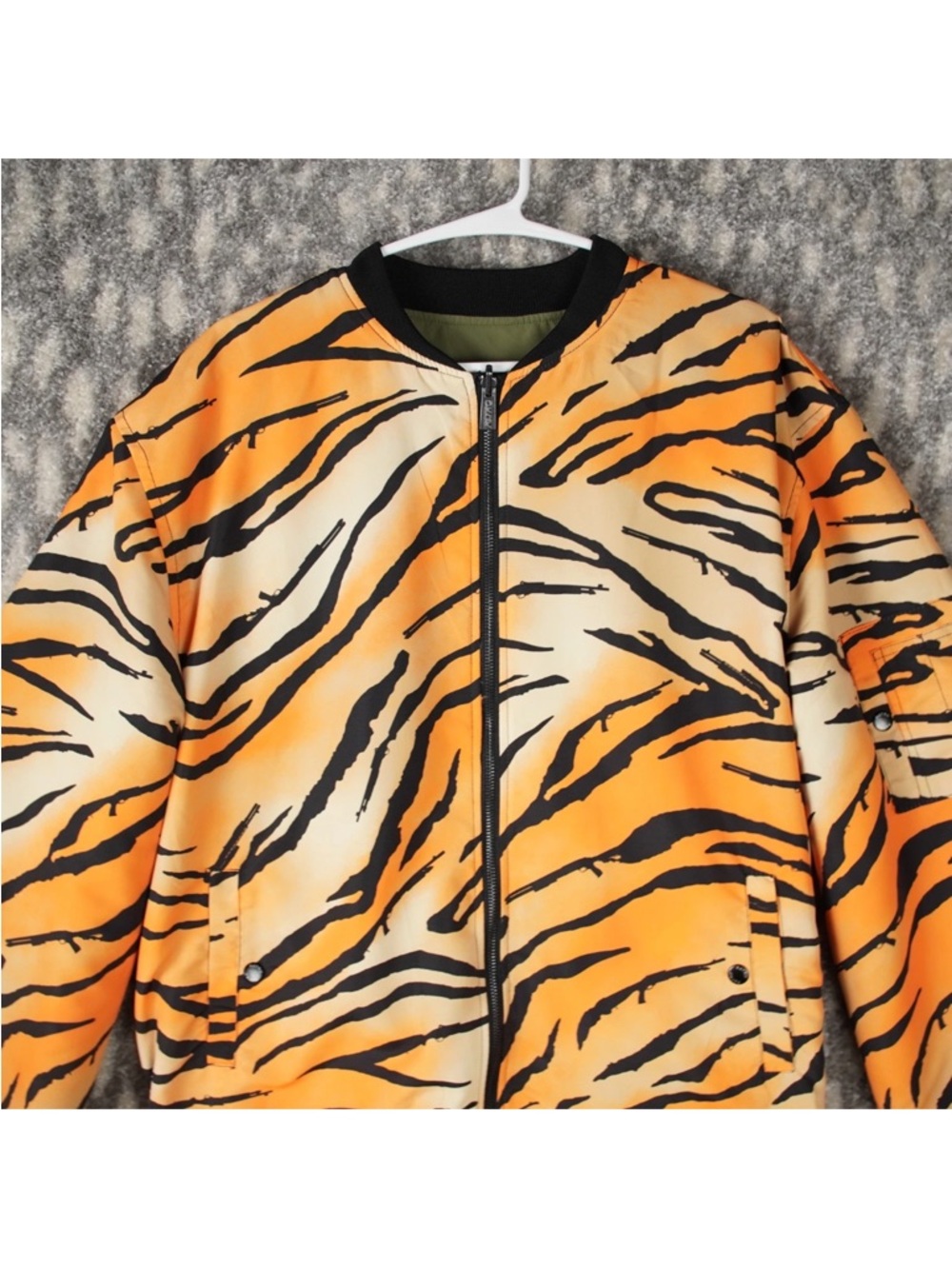 Retro Rifle Reversible Bomber Jacket Mens Size X-Large Green Tiger Print EUC - Picture 5 of 11